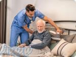 خدمات پرستاری و مراقبت از سالمند در منزل 